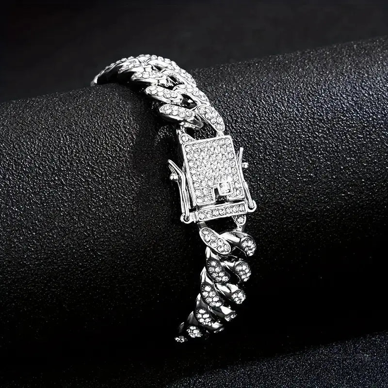 Luxury Black Iced Out Cuban Link Bracelet – Hip Hop Style Jewelry for Men & Women NEOLIGHT